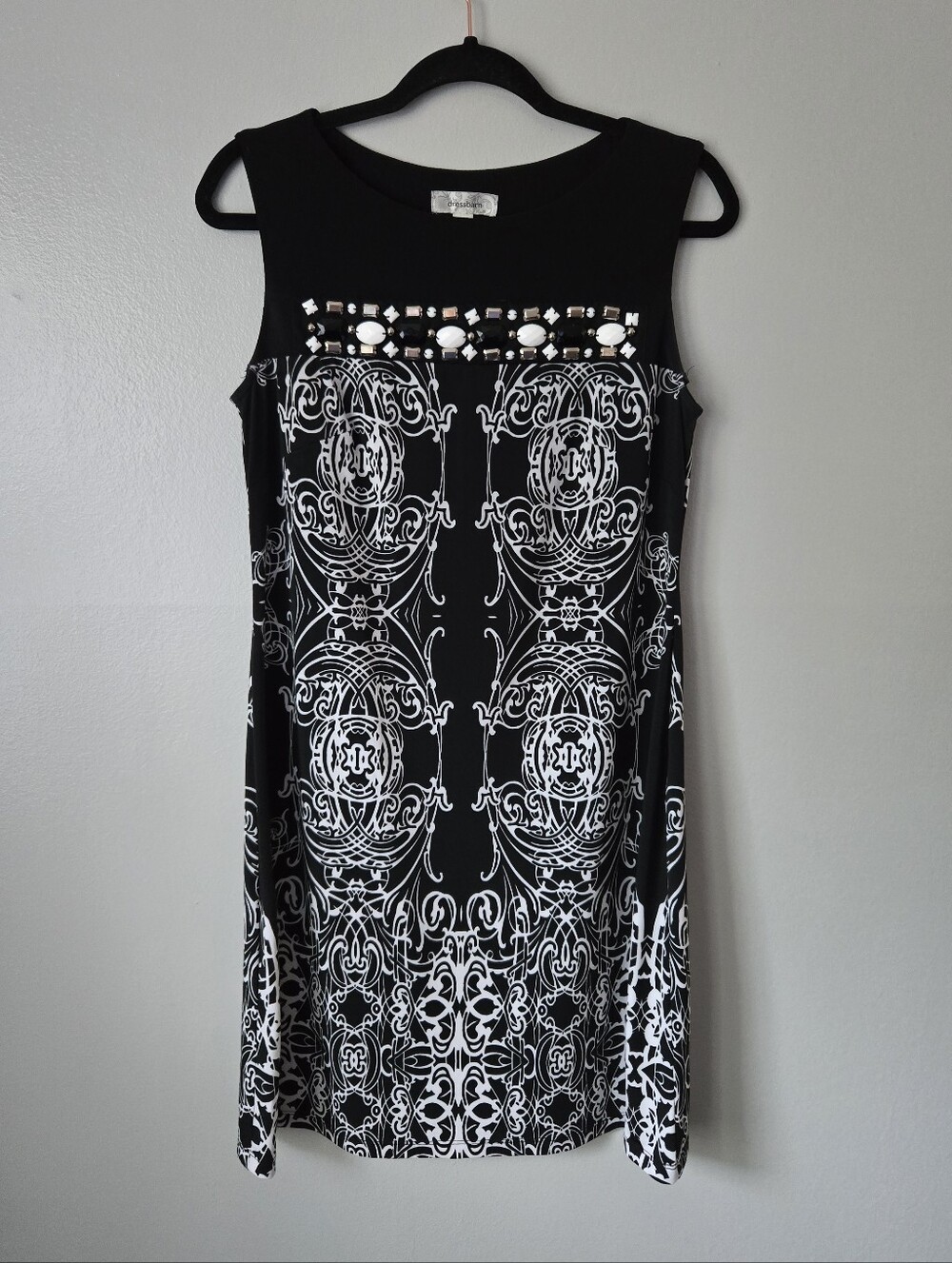 Dressbarn Black White Damask Shift Dress Sleeveless Embellished Jewel Neckline 6